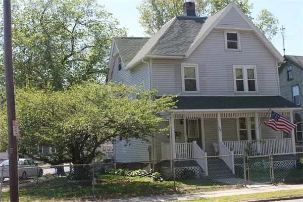 Photo of 421 Bay Street