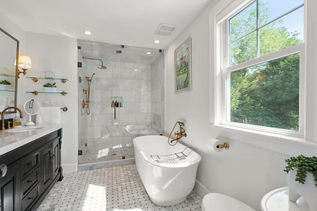 Photo of 52 Beaufort Ave