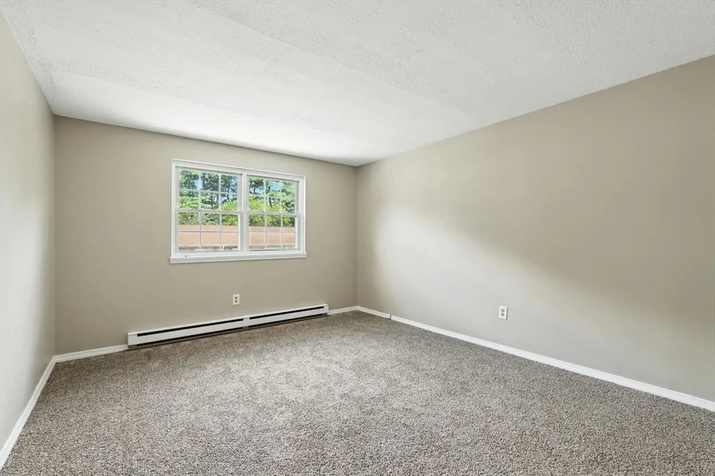 Photo of Unit E at 7 Maple Crest Cir