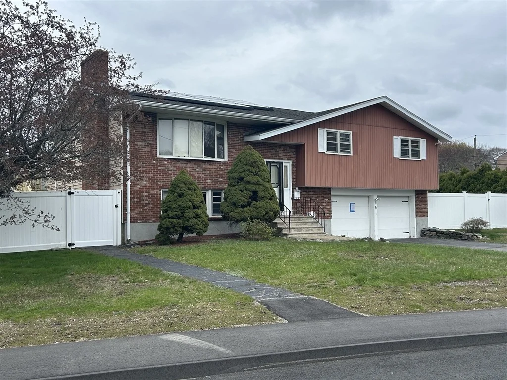 Photo of 1 Eisenhower Dr