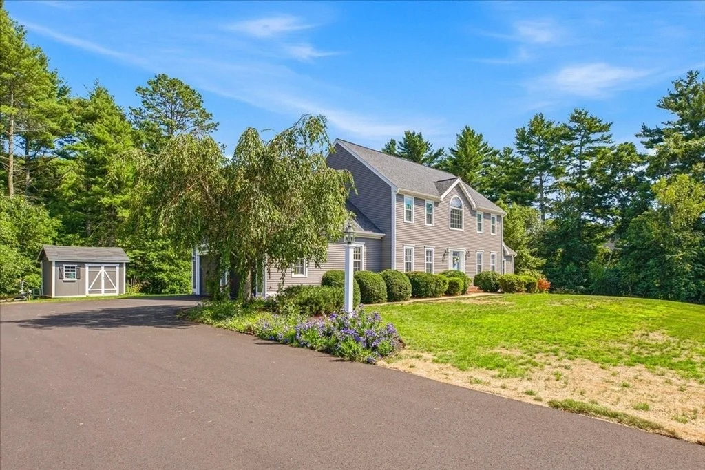 Photo of 31 Pond View Dr