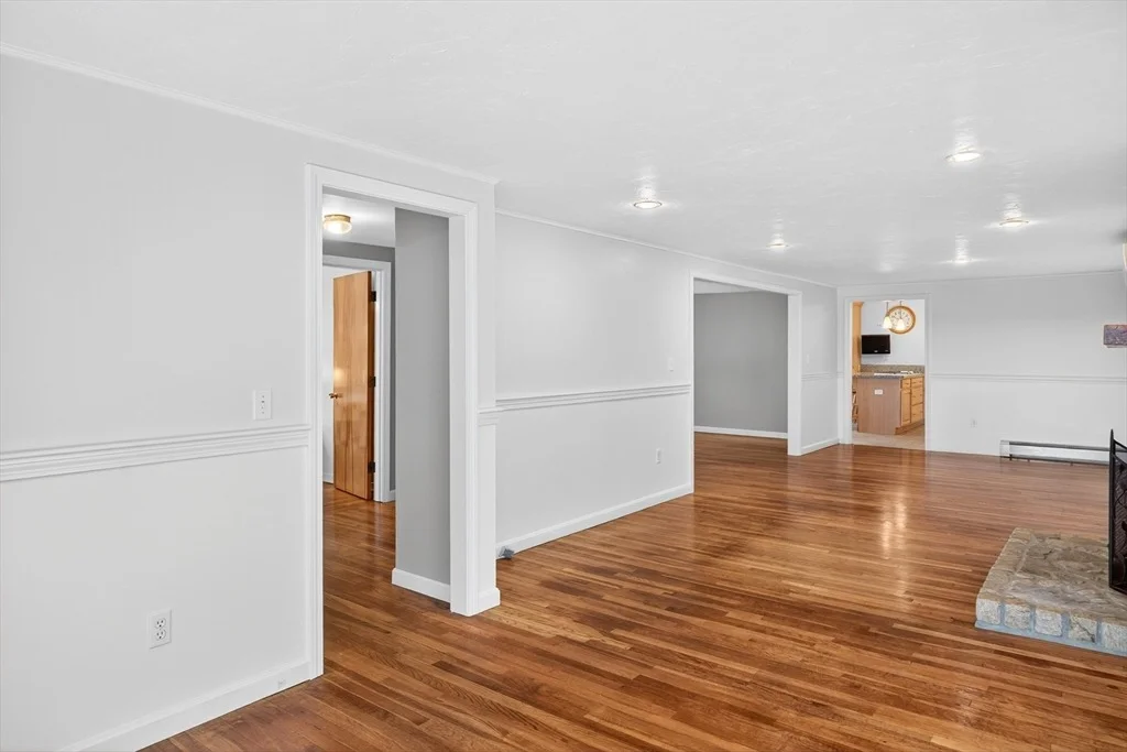 Photo of 158 Lakeside Dr