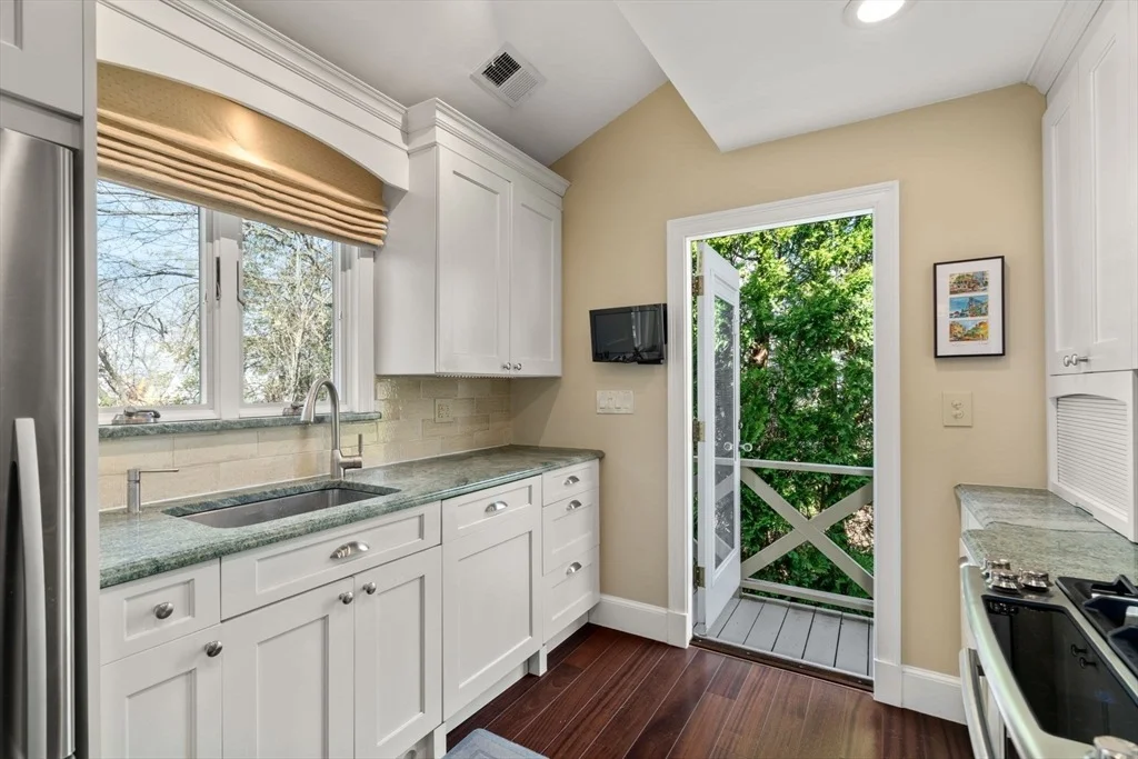 Photo of 39 Hickory Cliff Rd