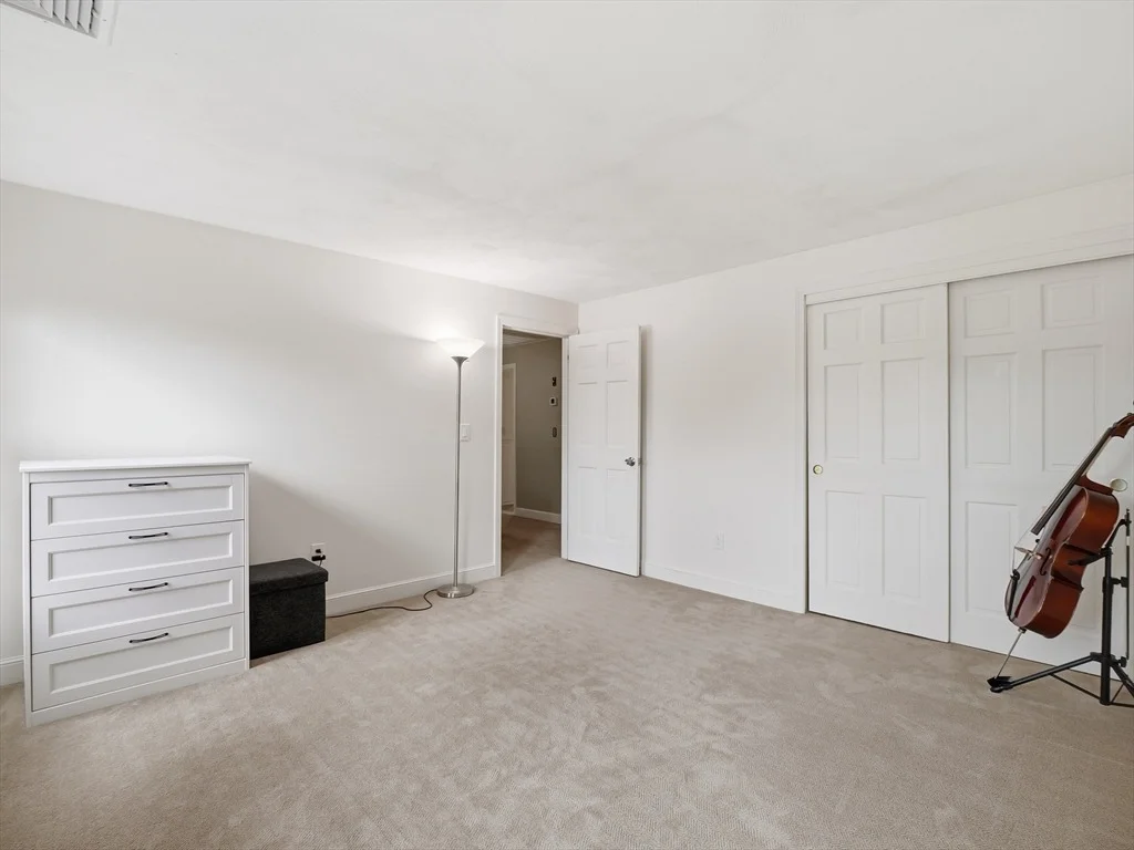 Photo of 4 Nicoll Dr