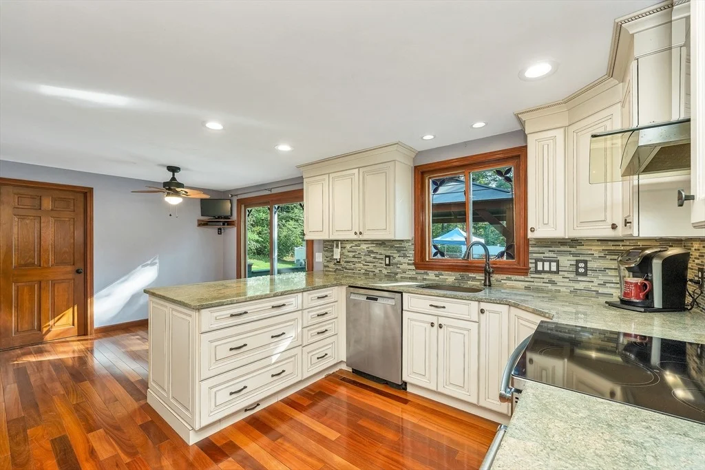 Photo of 160 Pelczar Rd