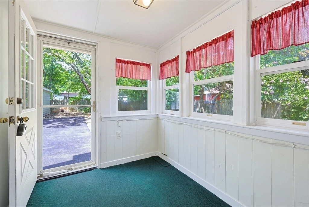 Photo of 640 Pulaski Blvd