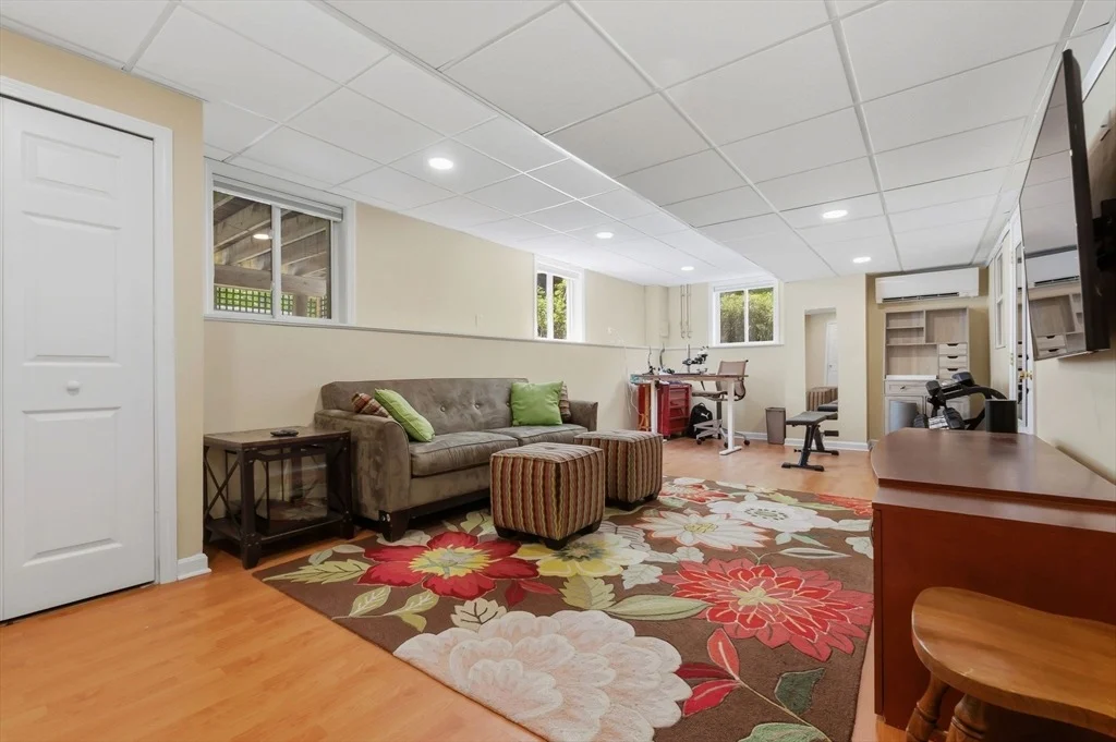 Photo of 23 Oak Ledge Cir