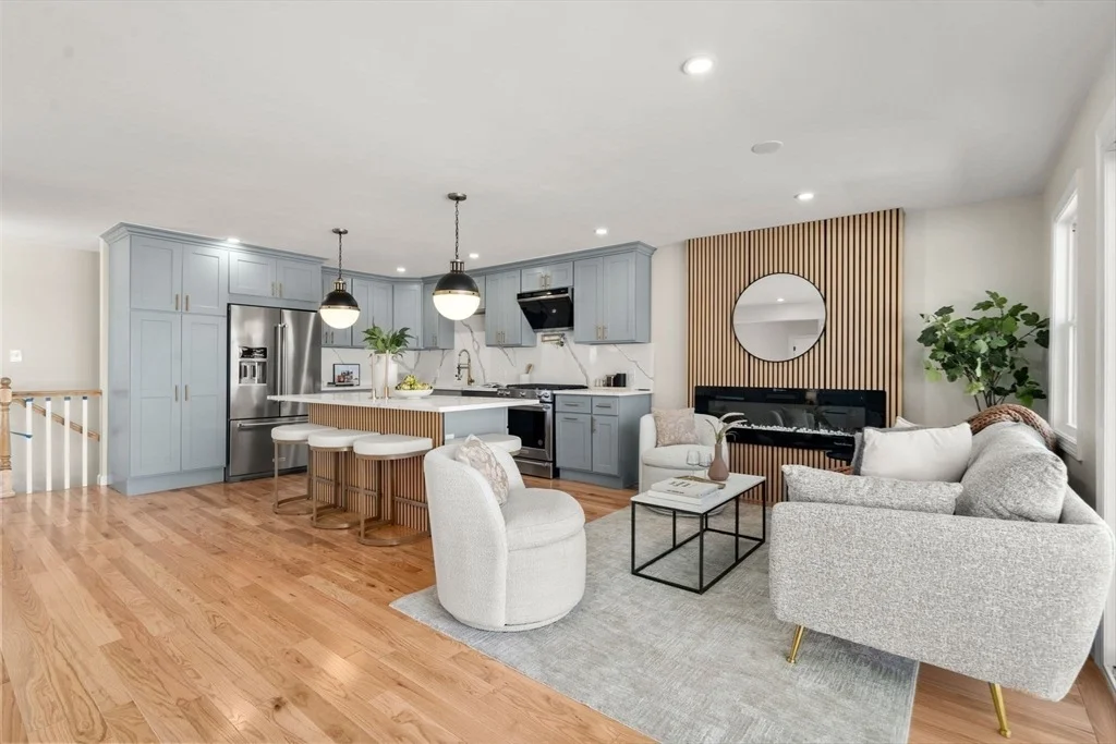 Photo of 243 Riverside Dr