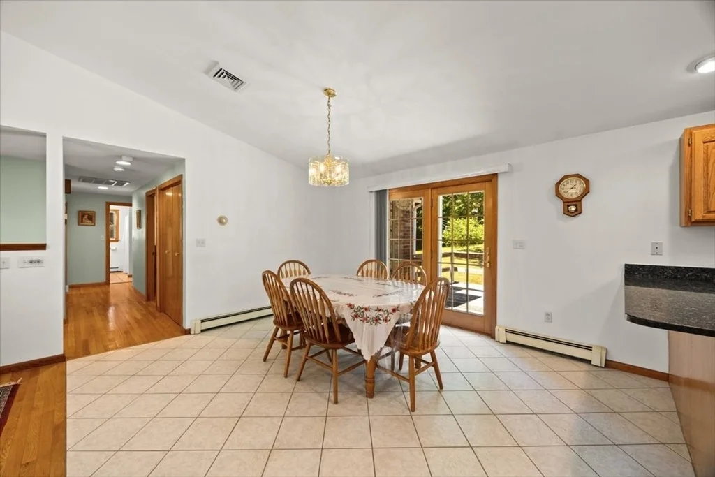 Photo of 8 Sherry Ln