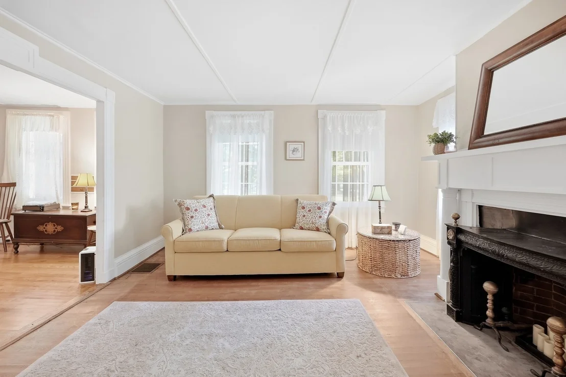 Photo of 84 Maple Street