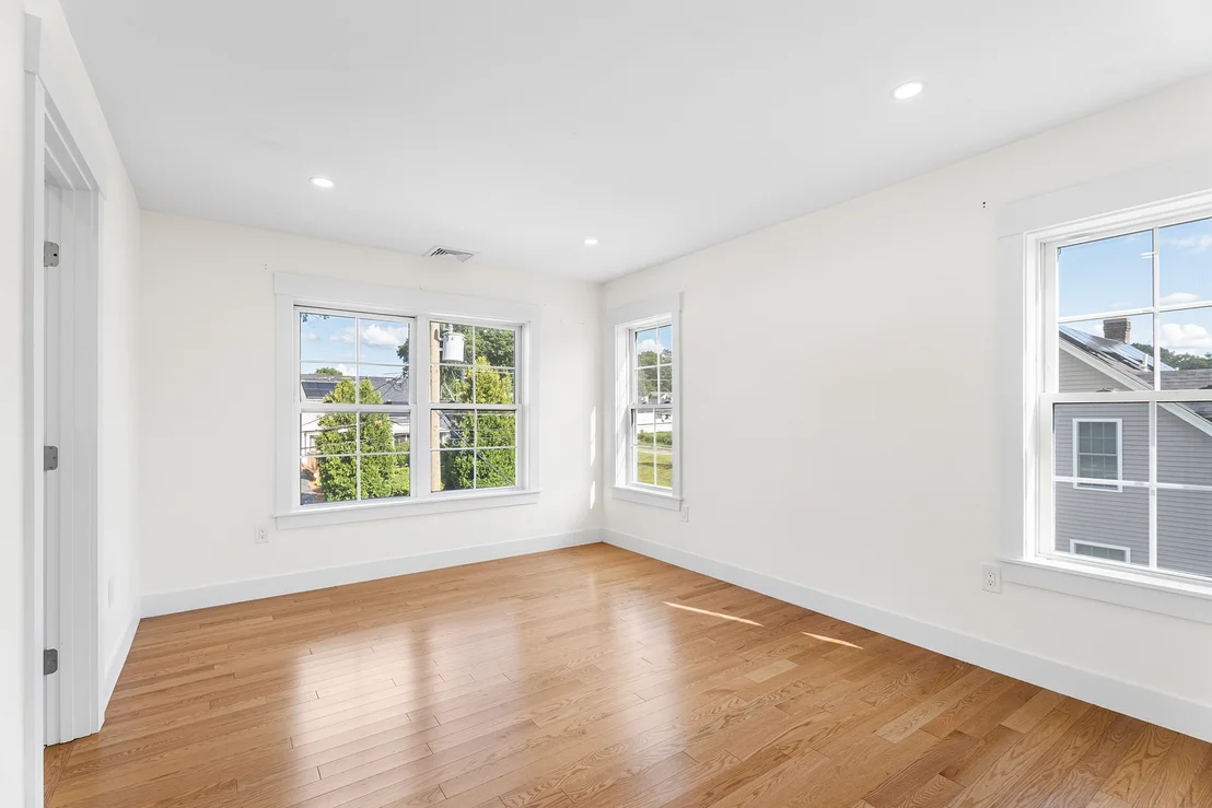 Photo of 32 Valmor St