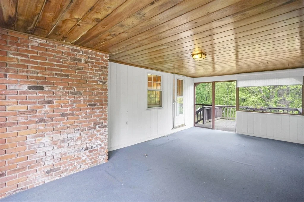 Photo of 6 Garden Ln
