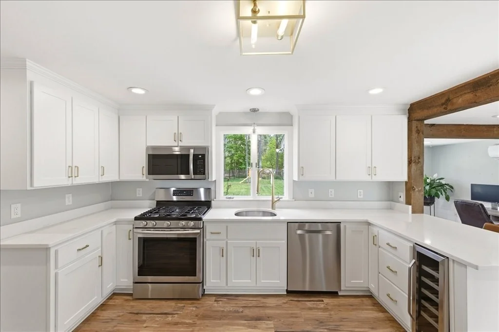 Photo of 560 Common St