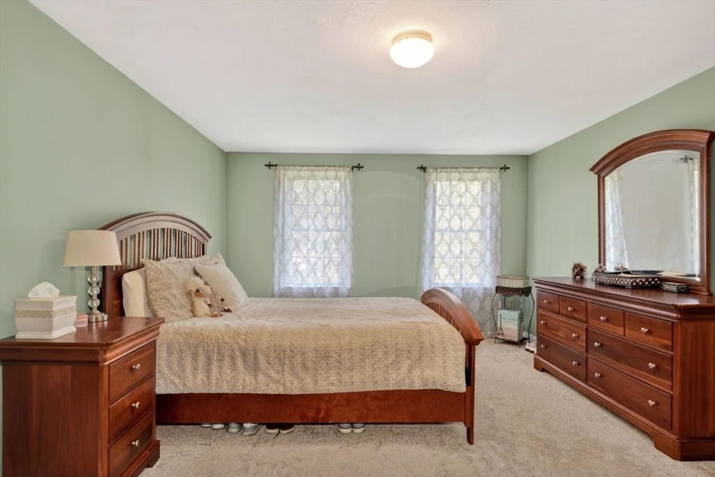 Photo of 10 Cooper Dr