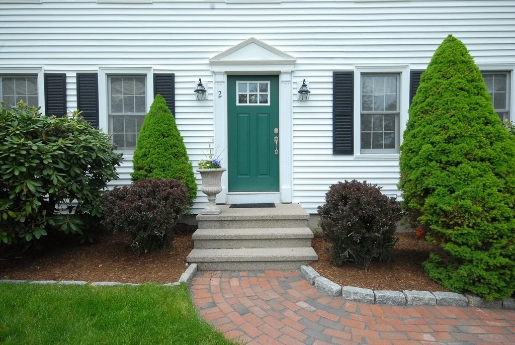 Photo of 2 Blackthorne Cir