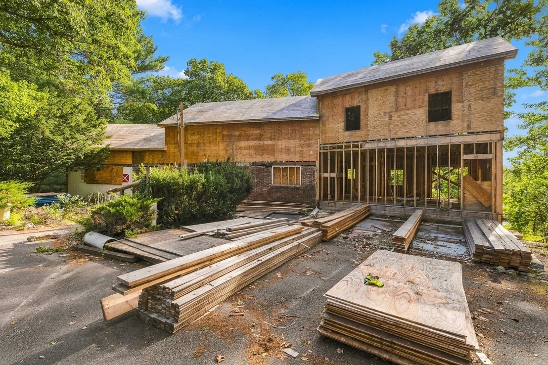 Photo of 47 Riverside Dr