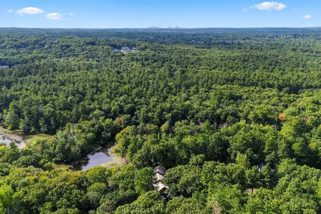 Photo of 47 Riverside Dr
