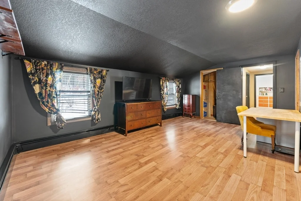 Photo of 1180 Calkins Rd