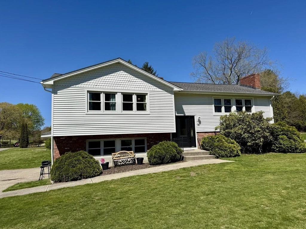 Photo of 76 Airport Rd