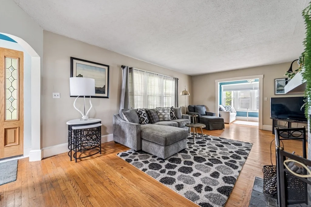 Photo of 44 Gillette Ave