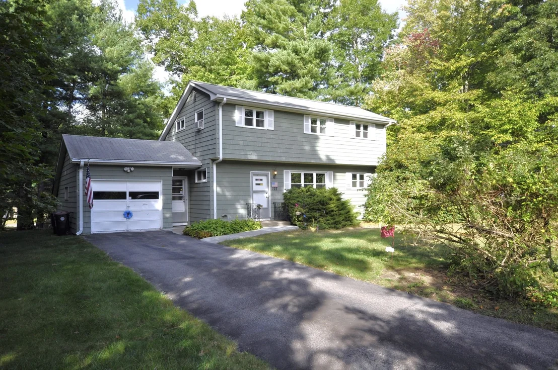 Photo of 122 Sunset Dr