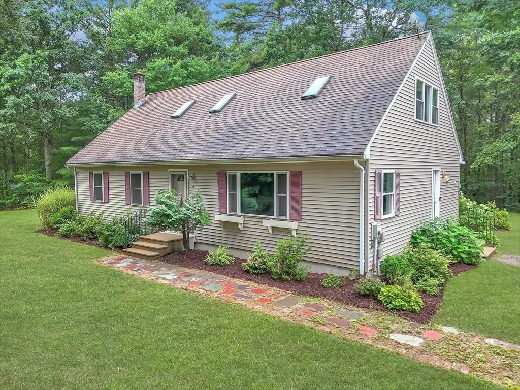 Photo of 125 Drew Blvd