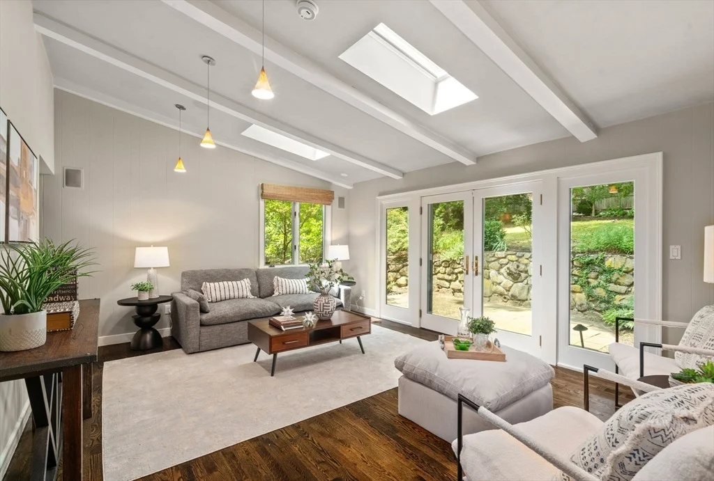 Photo of 142 Beverly Rd.