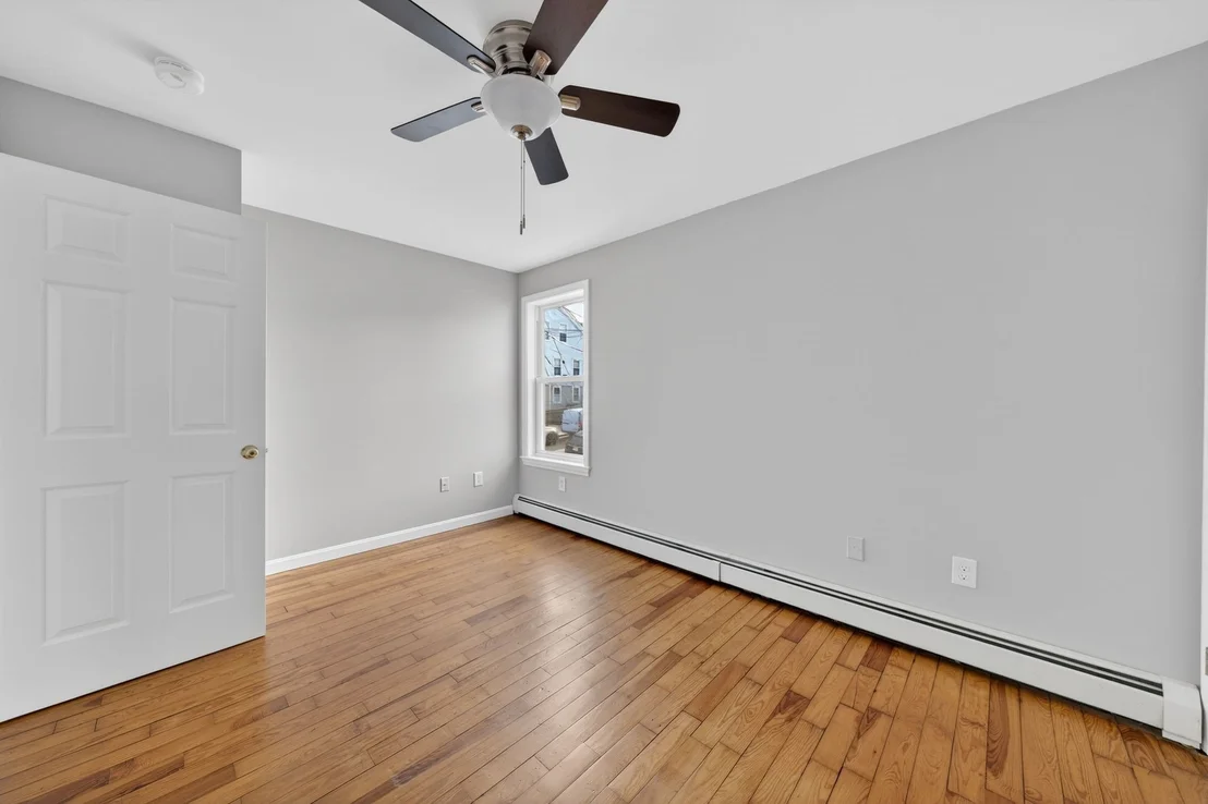 Photo of 165 Grant St
