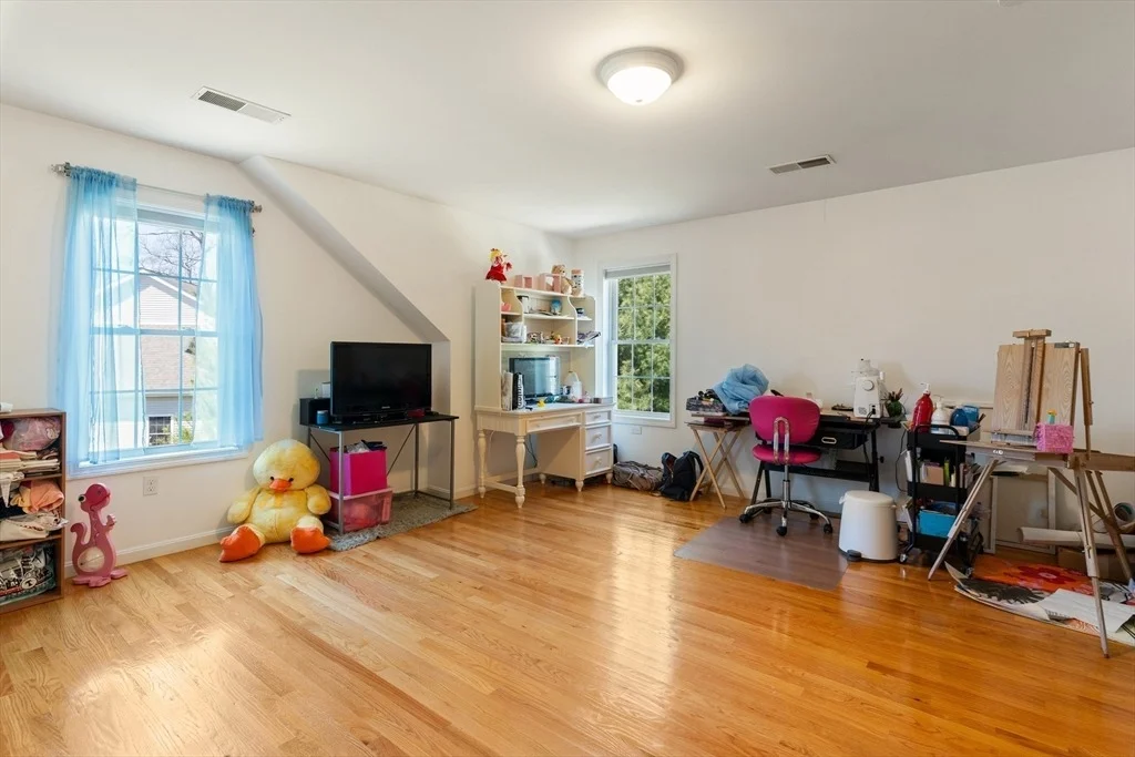 Photo of 368 Cottrell Rd