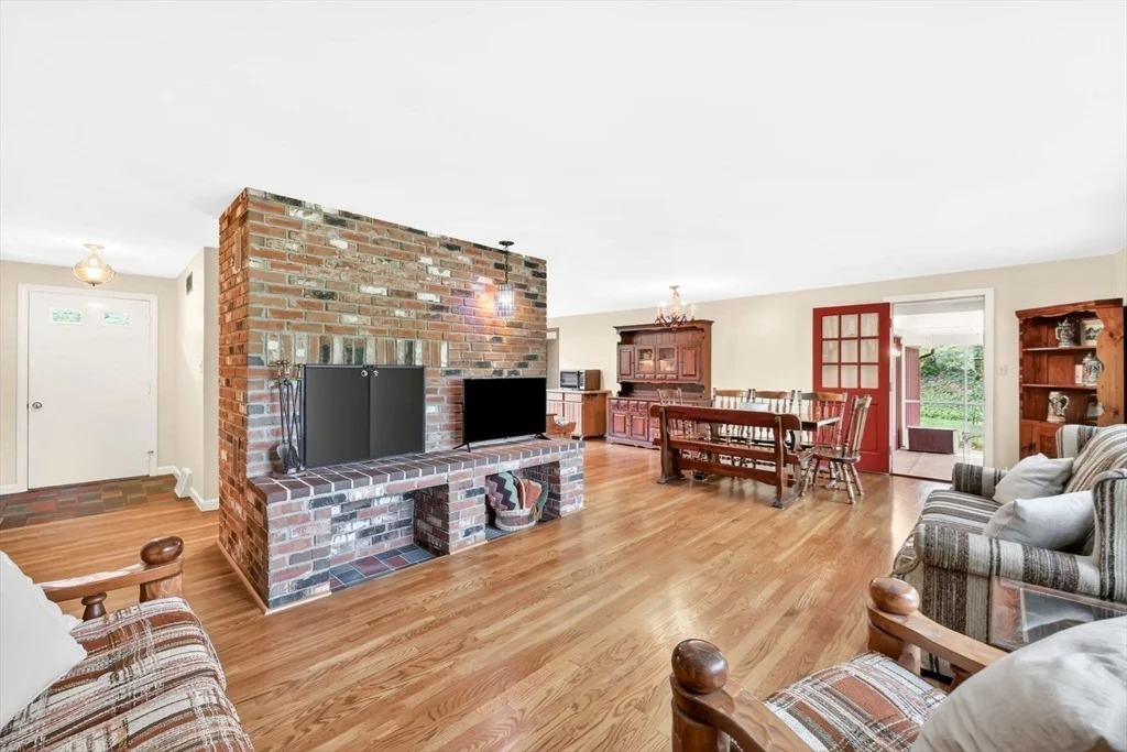 Photo of 3 Logie Ln