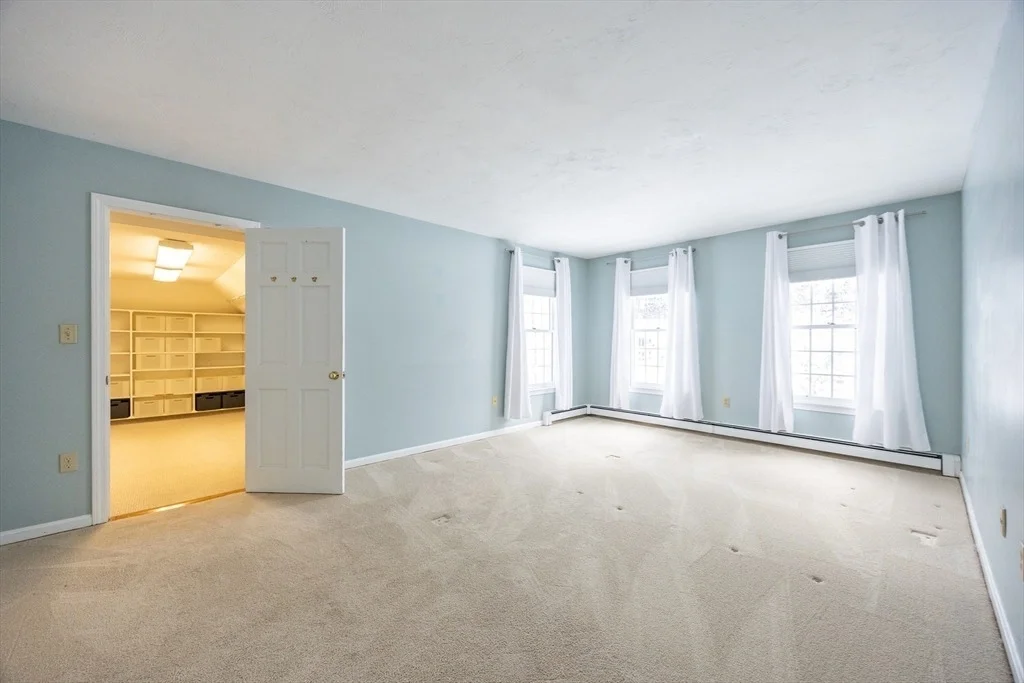 Photo of 7 Lone Oak Circle
