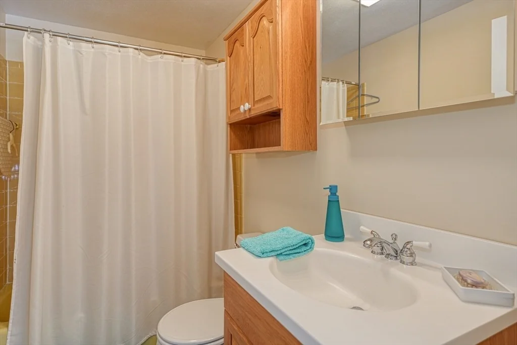 Photo of 11 Warren Dr