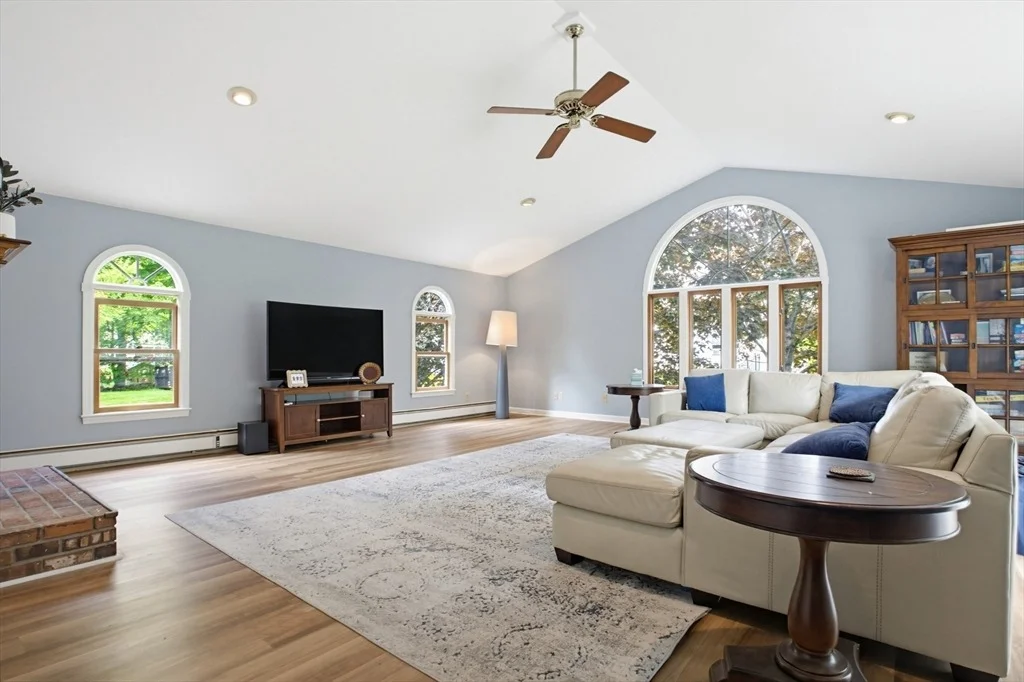Photo of 7 Brooks Ave