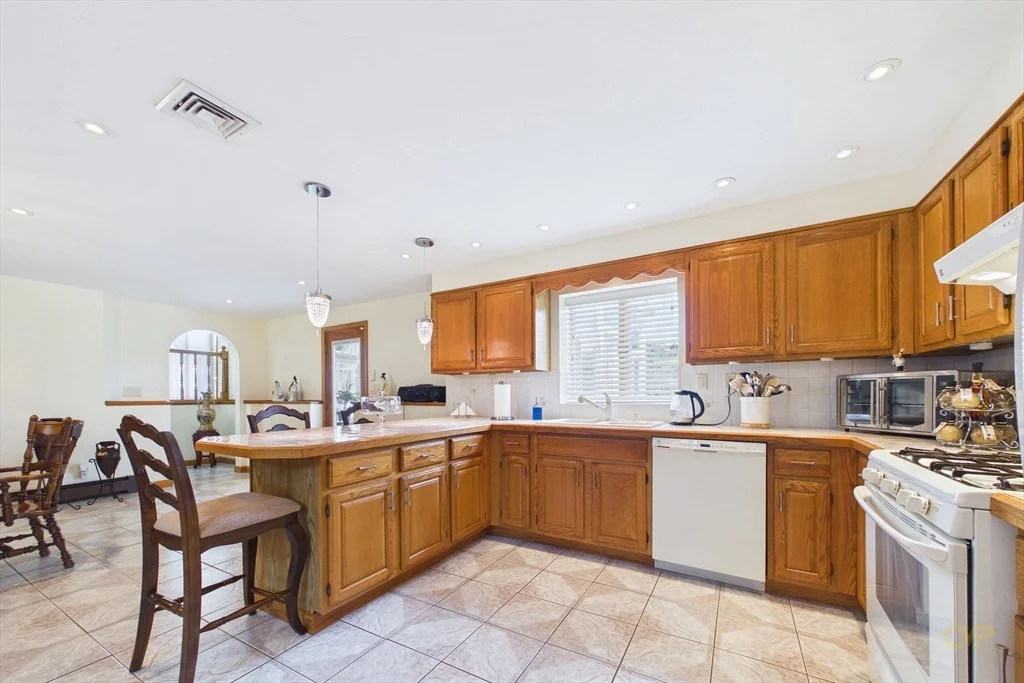 Photo of 38 Cushing Ln