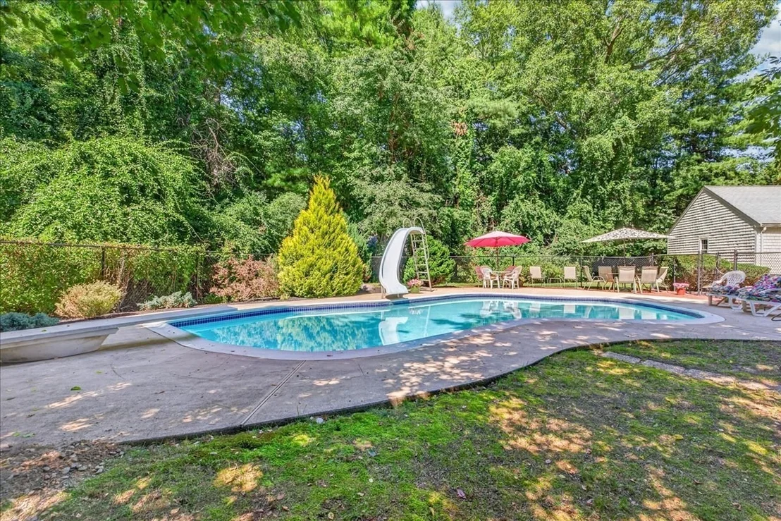 Photo of 293 Mayflower Cir