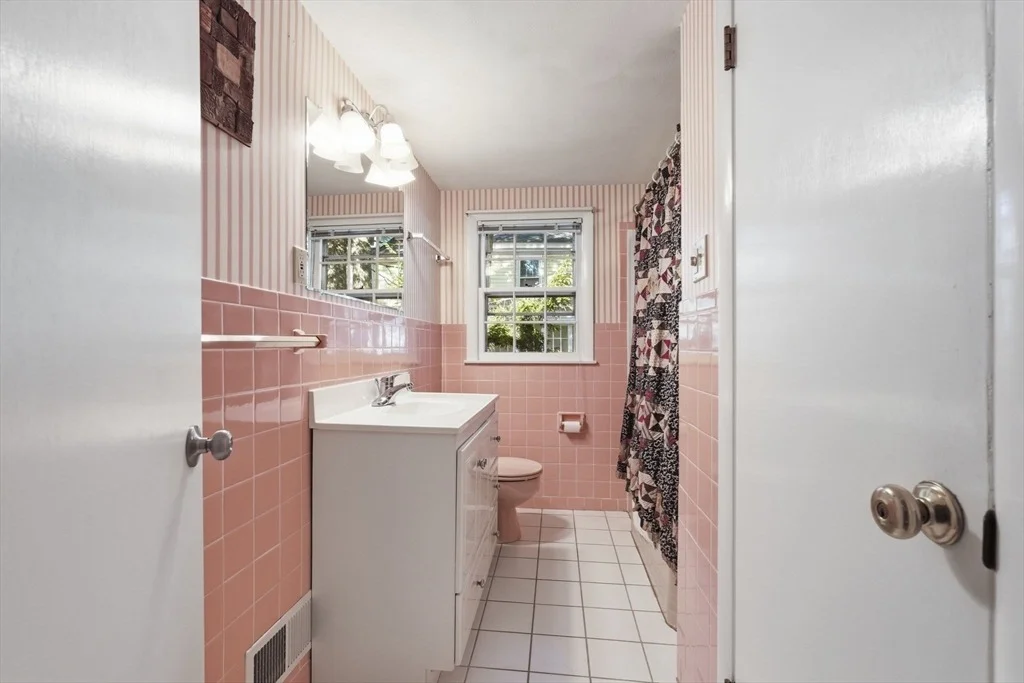 Photo of 10 Dana St