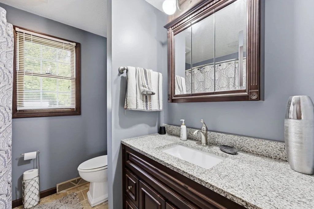 Photo of 164 Arnold Ave