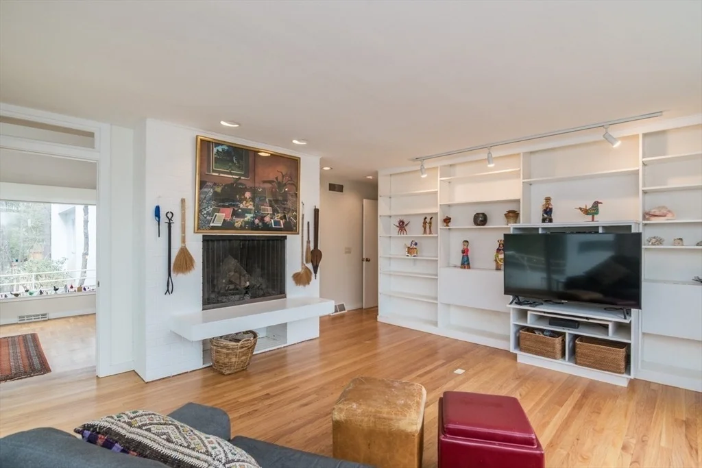 Photo of 43 Morgan Cir