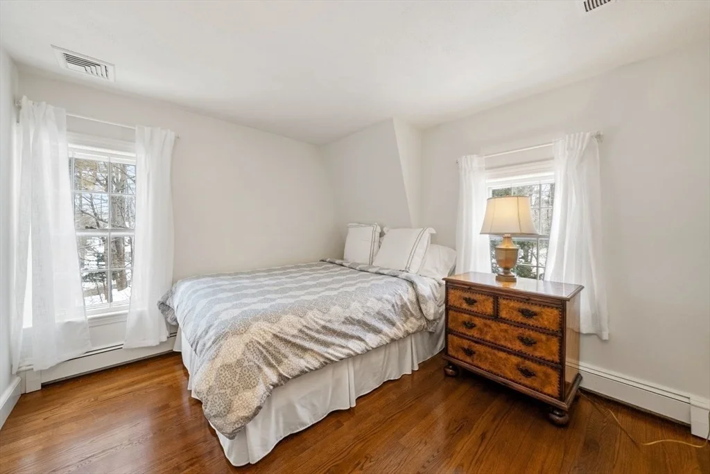 Photo of 25 Longmeadow Road