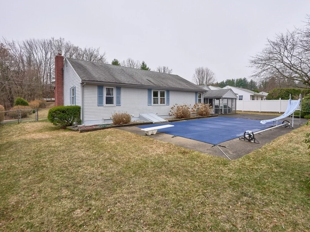 Photo of 12 Chartier Ln