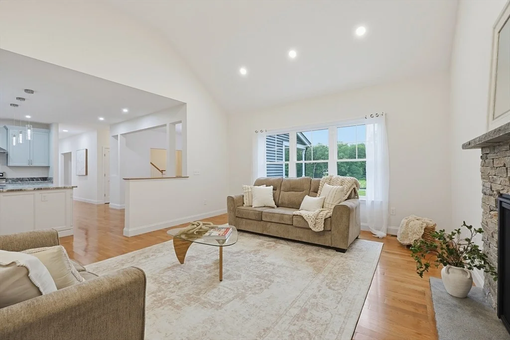 Photo of 16 Ledge Hill Ln