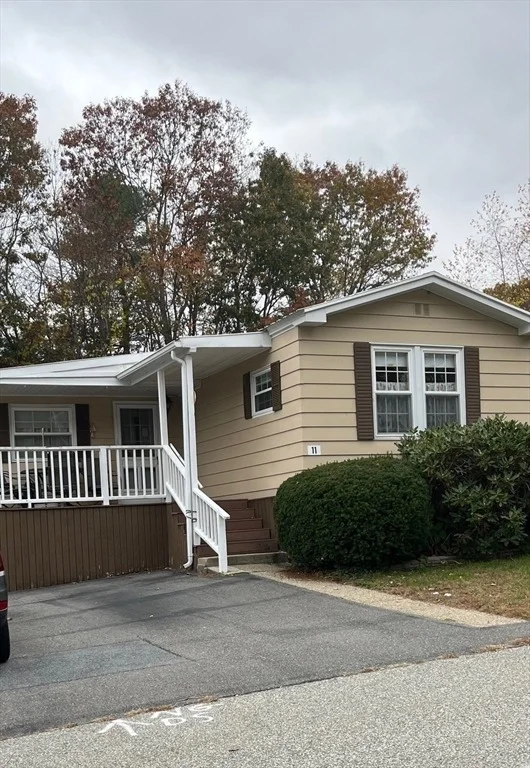 Photo of 11 Sonia Dr