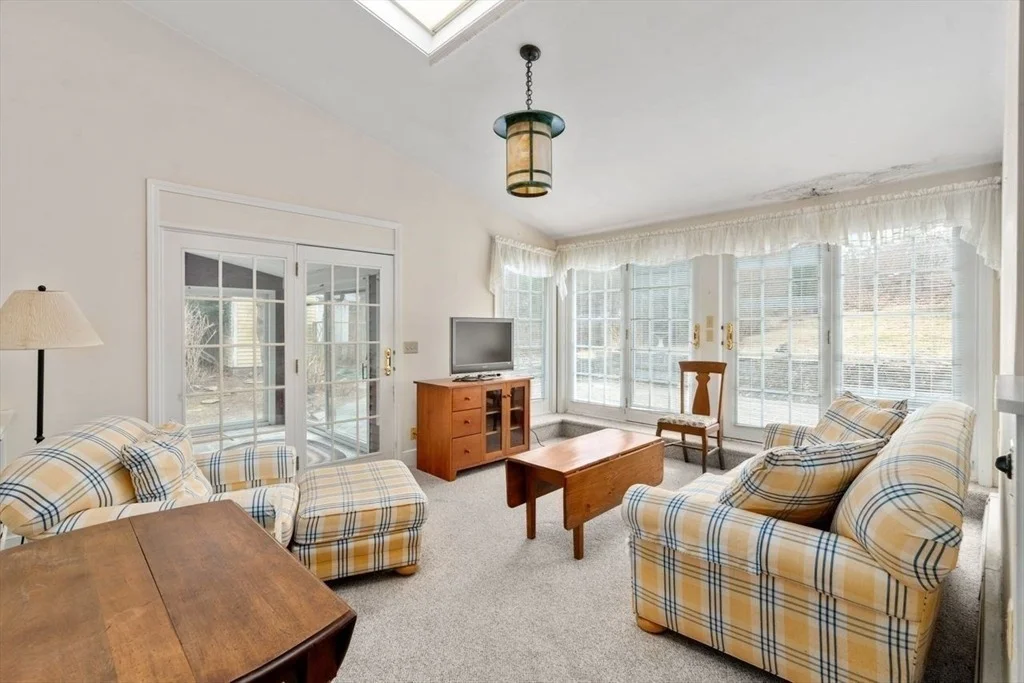 Photo of 422 Liberty Square Rd