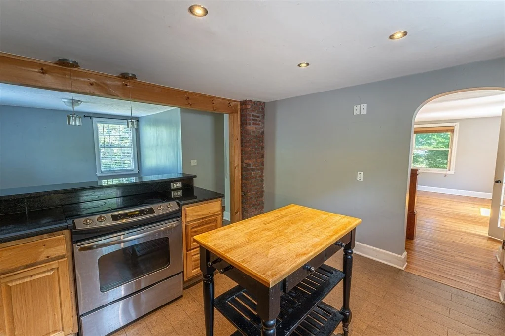 Photo of 152 Southbridge Rd