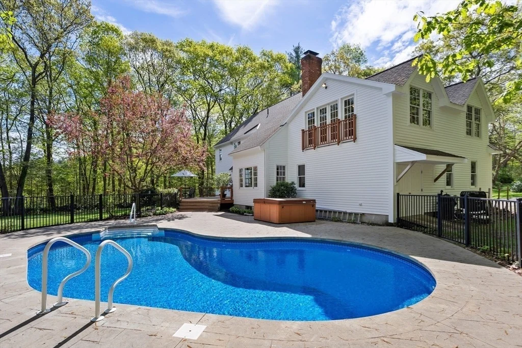 Photo of 825 Brockelman Rd