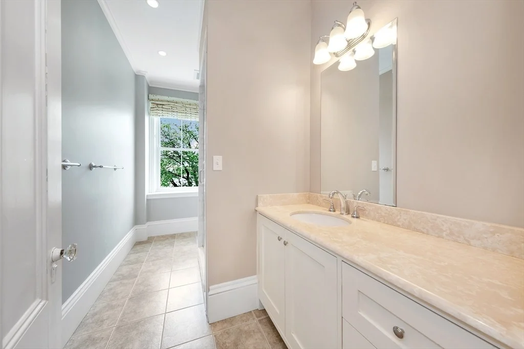 Photo of 2 Clarendon St