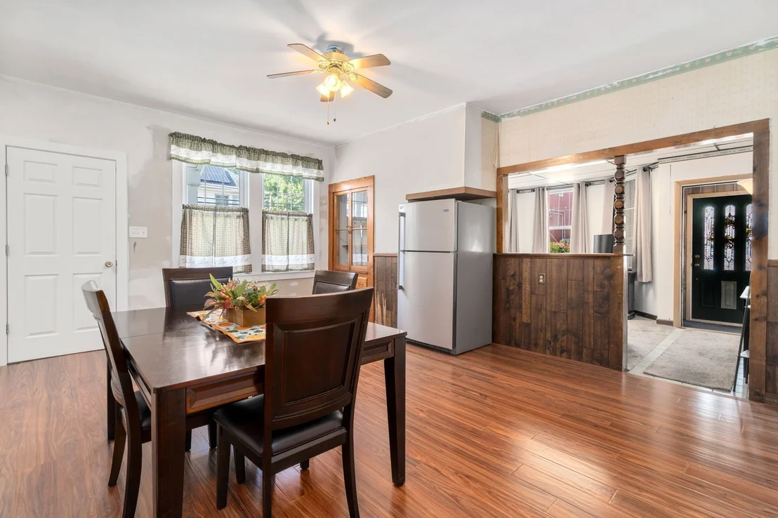 Photo of 134 Commonwealth Ave