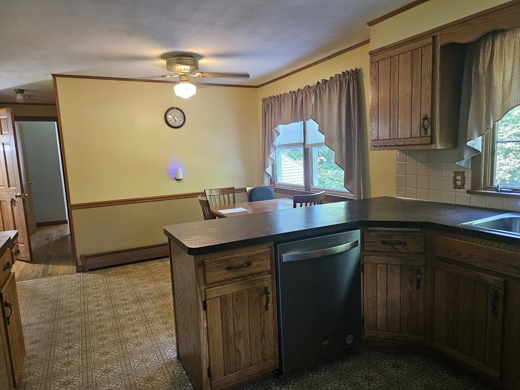 Photo of 152 Shaker Rd
