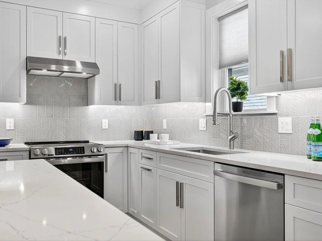 Photo of Unit 2 at 175 School St