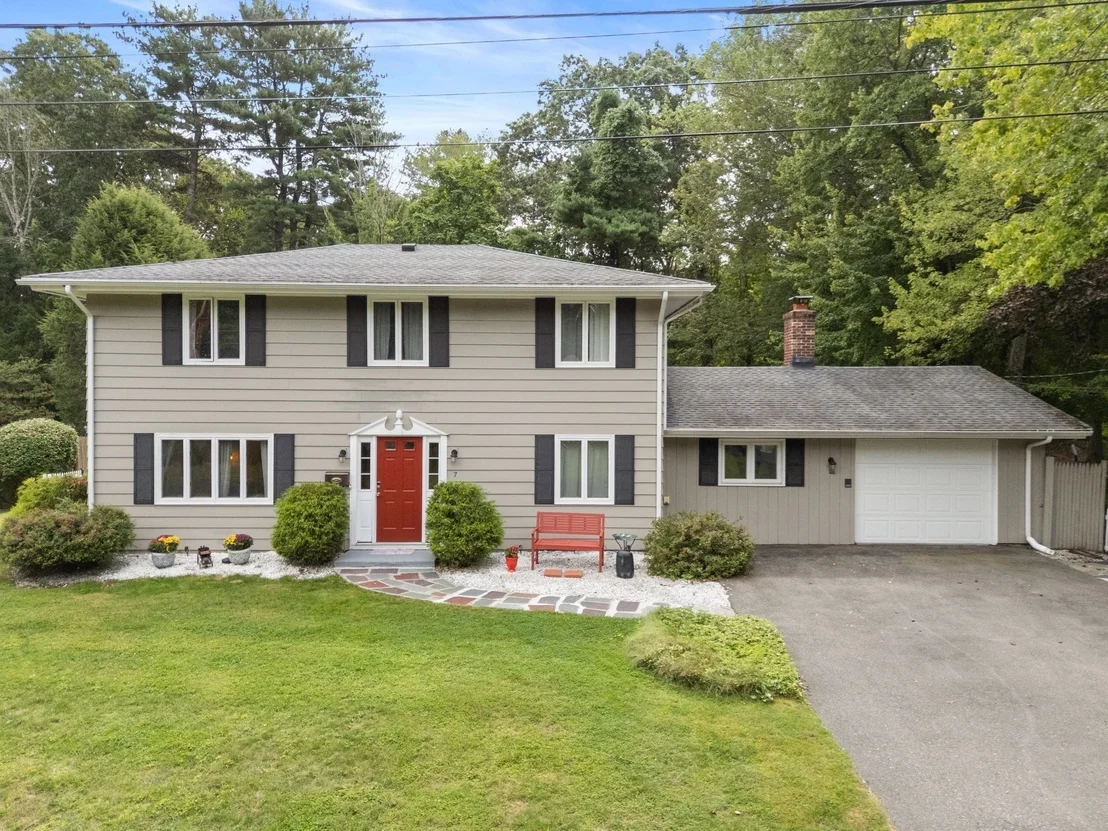 Photo of 7 Lamphere Cir